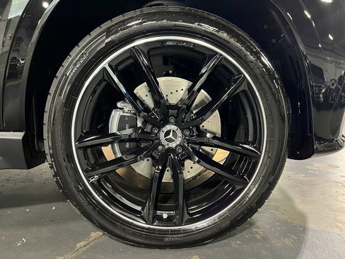 New 2026 Mercedes-Benz GLS 580 4MATIC image 9