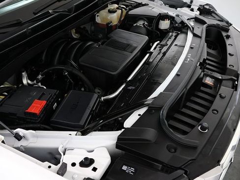 Used 2025 GMC Yukon XL Denali AWD/4WD image 40