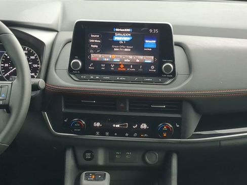 Certified 2025 Nissan Rogue SV AWD/4WD image 18
