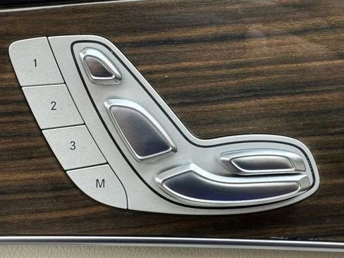 Used 2018 Mercedes-Benz C 300 Sedan image 43