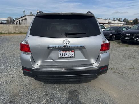 Used 2013 Toyota Highlander Plus image 6