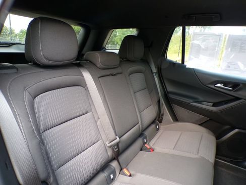 Used 2025 Chevrolet Equinox LT w/ Safety and Technology Package AWD/4WD image 17