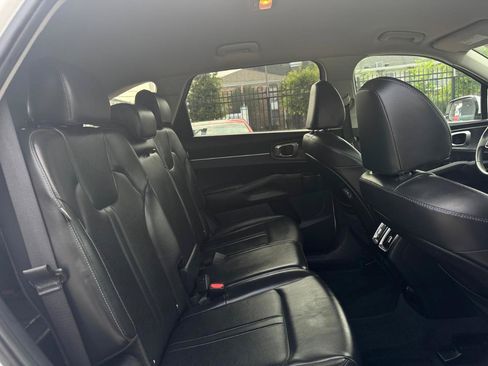 Used 2024 Kia Sorento S FWD image 14