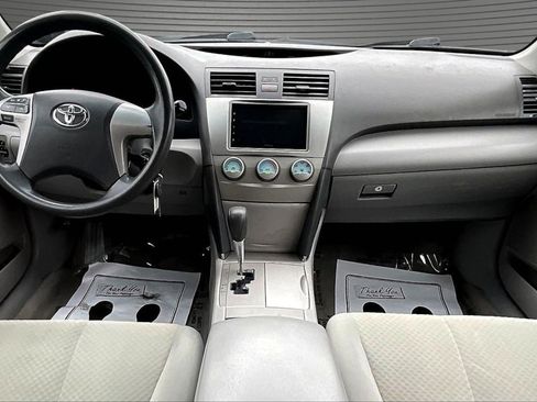 Used 2009 Toyota Camry LE FWD image 7