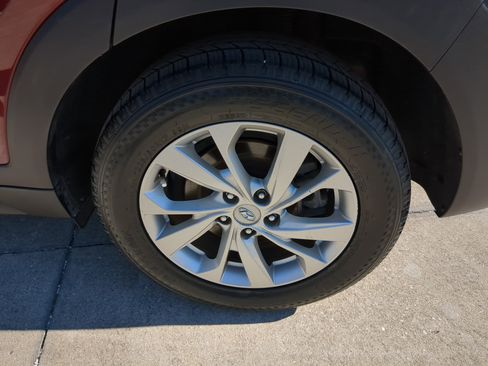 Used 2019 Hyundai Tucson SE image 34