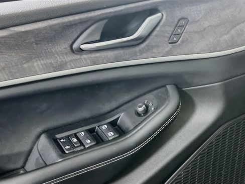 Used 2023 Jeep Grand Cherokee Limited AWD/4WD image 18