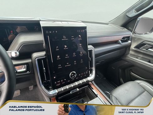 Certified 2025 GMC Yukon XL Denali AWD/4WD image 21