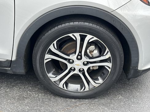 Used 2020 Chevrolet Bolt Premier w/ Infotainment Package image 15