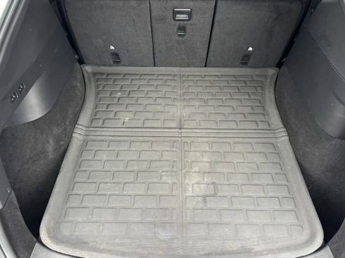 Used 2022 Tesla Model Y Long Range image 27