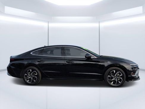 Used 2024 Hyundai Sonata SEL FWD image 2