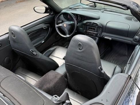 Used 2002 Porsche 911 Carrera 4 image 10