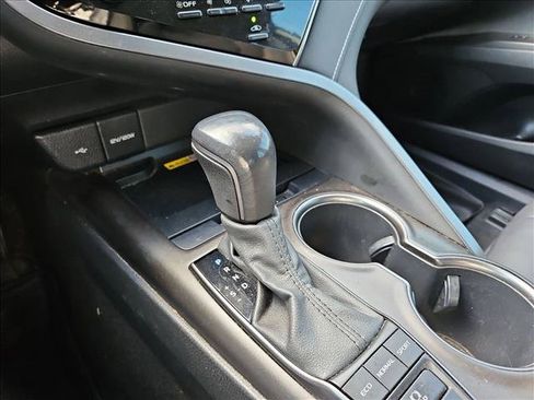 Used 2022 Toyota Camry XSE FWD image 10