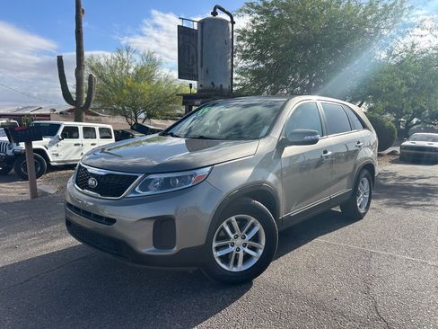Used 2015 Kia Sorento LX FWD image 1