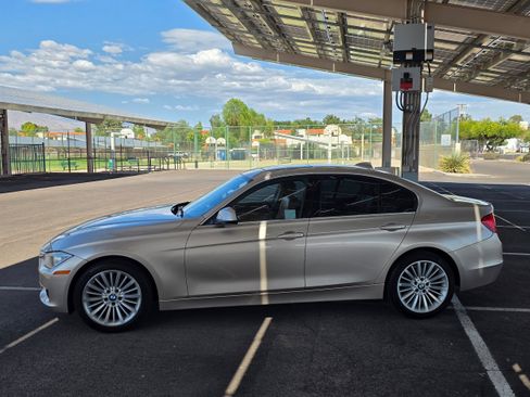 Used 2014 BMW 328i xDrive Sedan AWD/4WD image 2