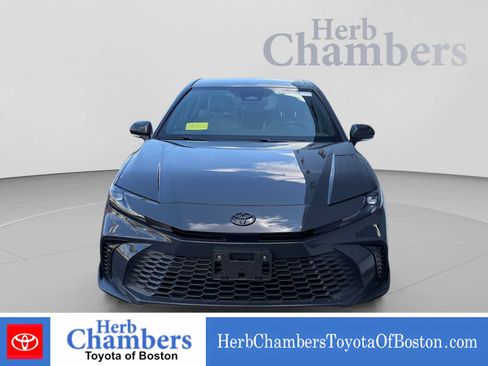 Used 2025 Toyota Camry SE AWD/4WD image 2
