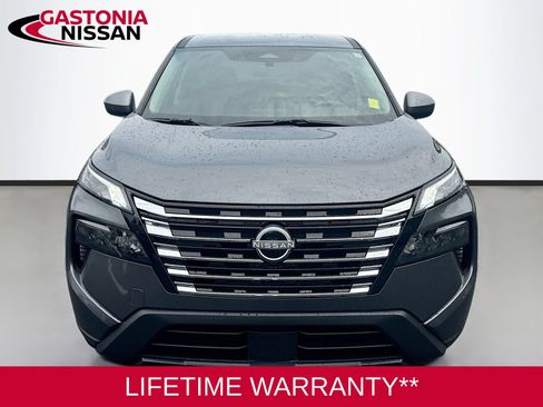 Used 2026 Nissan Rogue SV FWD image 2