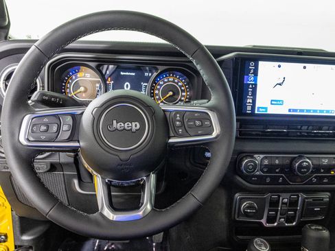 New 2026 Jeep Wrangler Unlimited Sahara AWD/4WD image 29