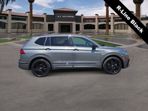 Used 2023 Volkswagen Tiguan SE R-Line FWD image 9
