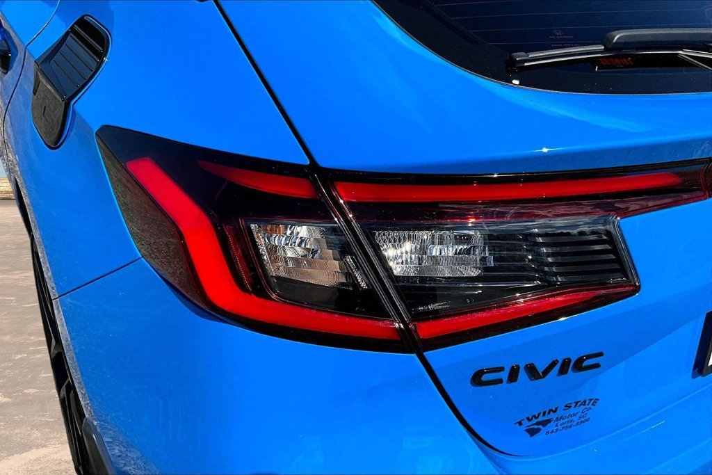 Used 2025 Honda Civic Sport image 25