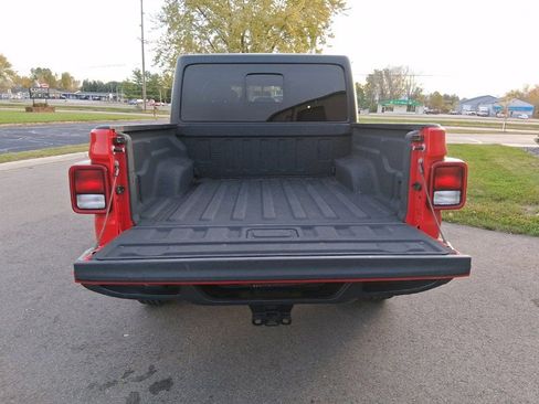 Used 2023 Jeep Gladiator Sport image 7