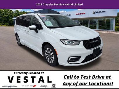 Used 2023 Chrysler Pacifica Limited