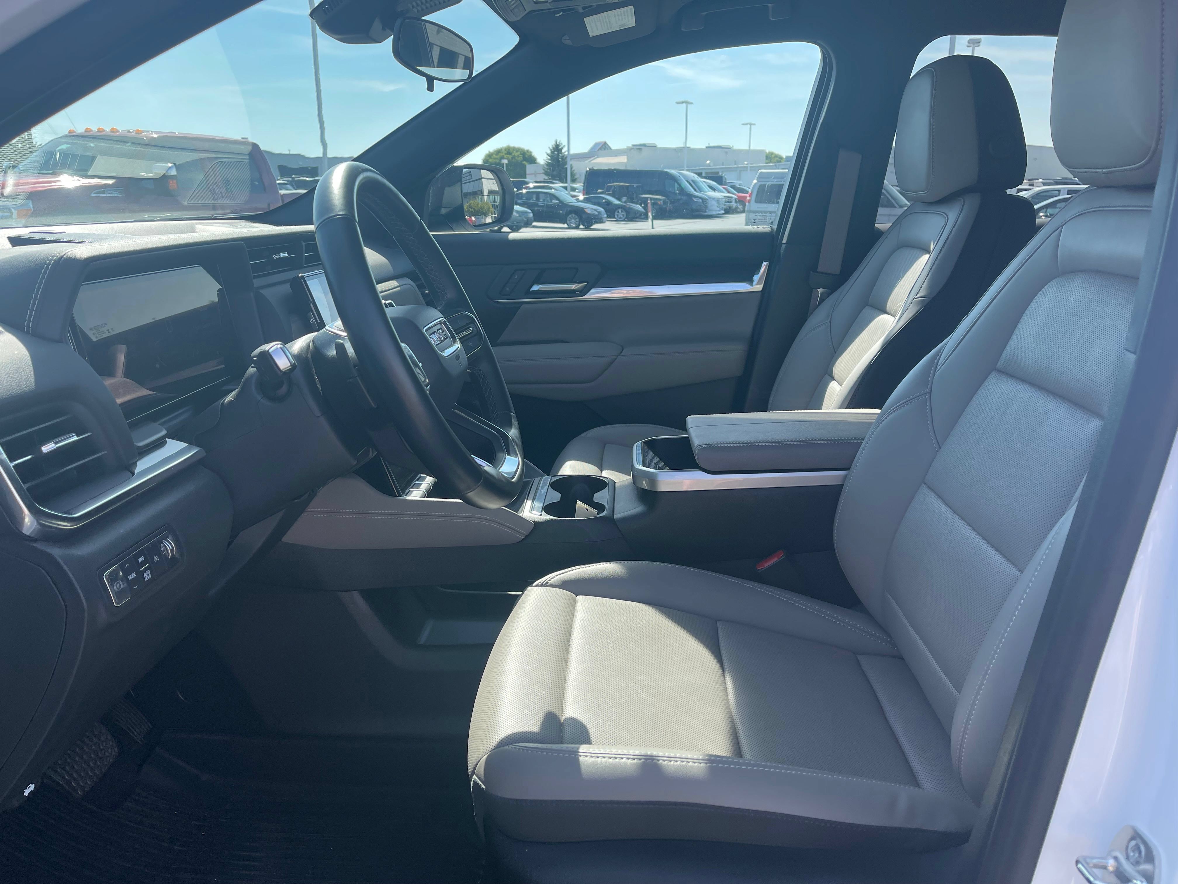 Used 2026 GMC Terrain Elevation w/ Elevation Premium Package AWD/4WD image 14