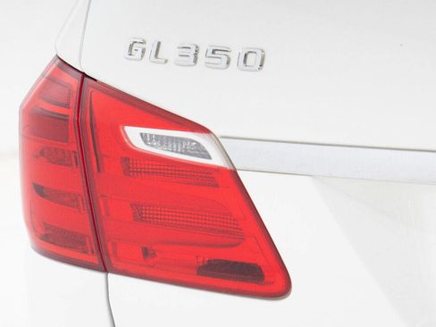 Used 2015 Mercedes-Benz GL 320 GL 350 BlueTEC AWD 4MATIC 4dr image 18