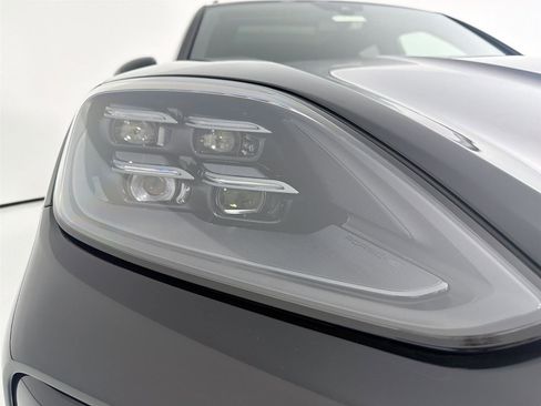 New 2025 Porsche Cayenne image 28