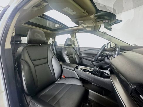 Used 2022 Nissan Rogue SV w/ SV Premium Package image 26