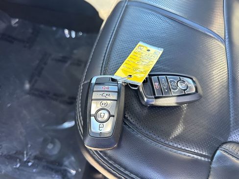 Used 2025 Ford F250 Platinum image 41