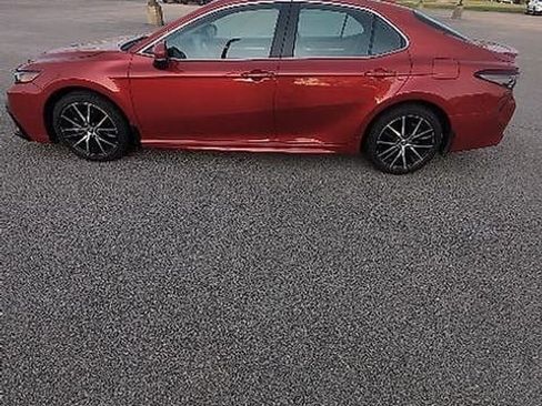 Used 2024 Toyota Camry SE w/ Convenience Package FWD image 9