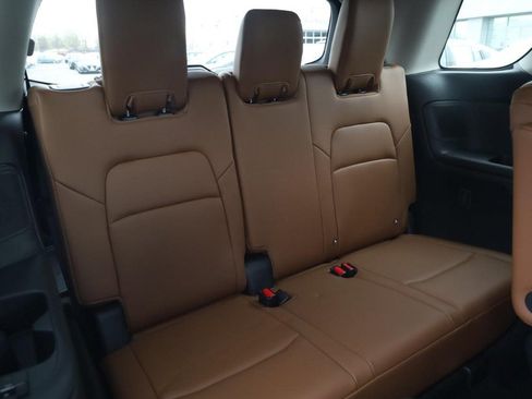 New 2026 Nissan Pathfinder Platinum image 25