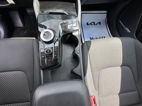 Used 2024 Kia Sportage LX AWD/4WD image 25