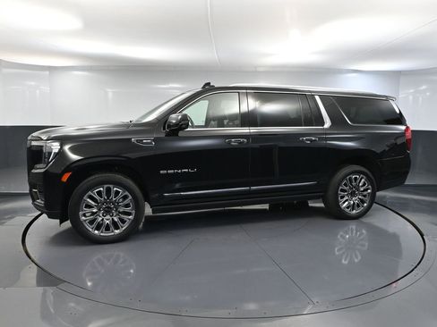 Used 2023 GMC Yukon XL Denali Ultimate AWD/4WD image 12