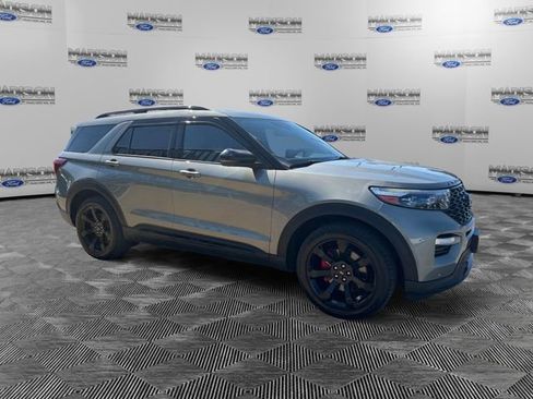 Used 2020 Ford Explorer ST w/ ST Street Pack image 7