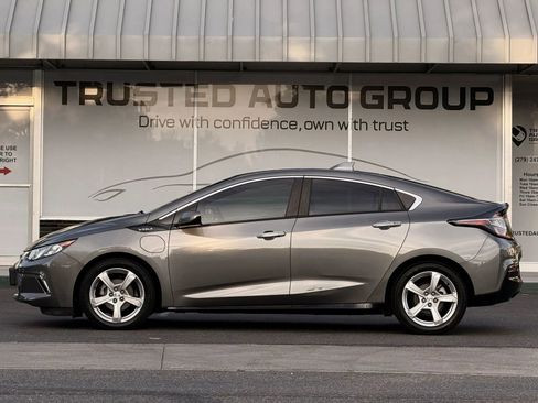 Used 2017 Chevrolet Volt LT FWD image 6