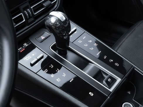 Used 2022 Porsche Macan AWD/4WD image 18