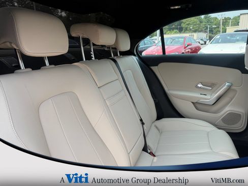 Used 2022 Mercedes-Benz A 220 4MATIC image 27