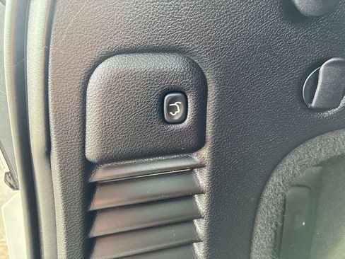 Used 2015 Jeep Grand Cherokee Altitude AWD/4WD image 17