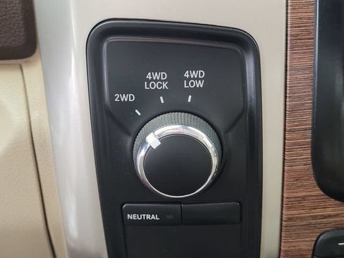 Used 2018 RAM 2500 Laramie w/ Convenience Group AWD/4WD image 12