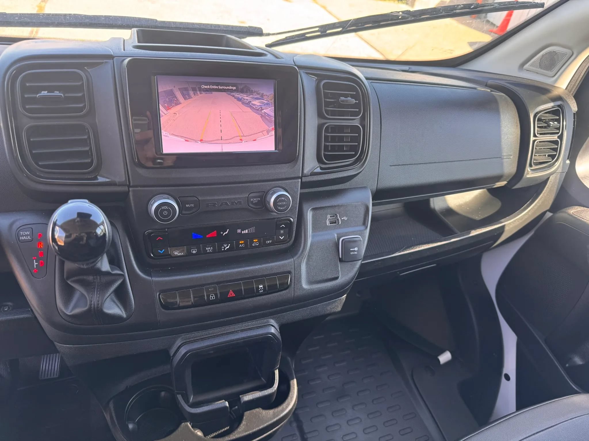 Used 2024 RAM ProMaster 2500 w/ Convenience Group FWD image 29