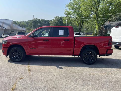 Used 2025 RAM 1500 Big Horn AWD/4WD image 9