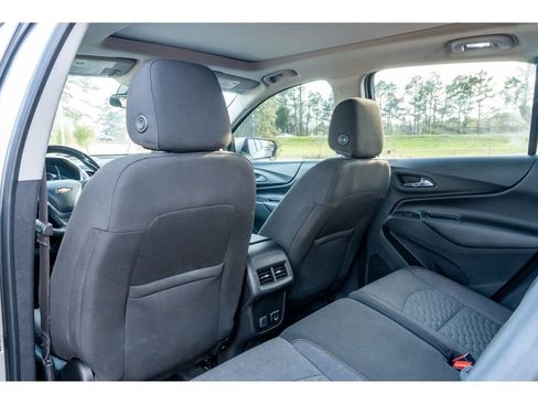 Used 2018 Chevrolet Equinox LT w/ Sun & Infotainment Package image 14