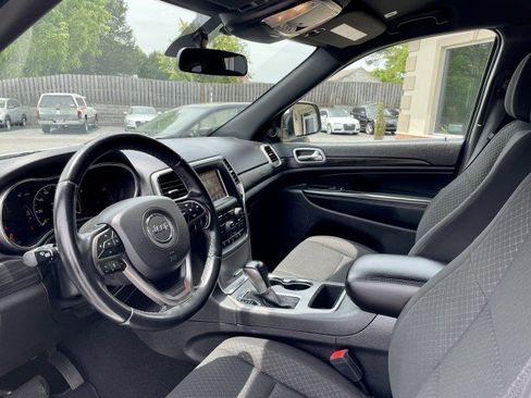 Used 2021 Jeep Grand Cherokee Laredo image 13