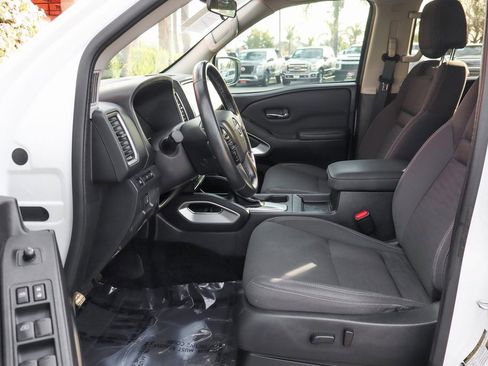 Used 2023 Nissan Frontier SV w/ SV Convenience Package image 16