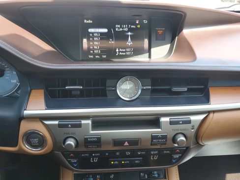 Used 2016 Lexus ES 350 w/ Premium Package w/Wood Trim FWD image 17