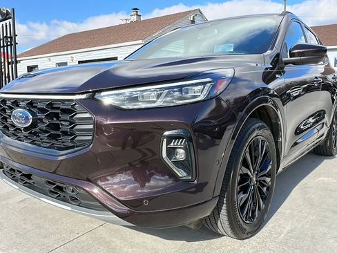 Used 2023 Ford Escape ST-Line Elite w/ Premium Technology Package image 9