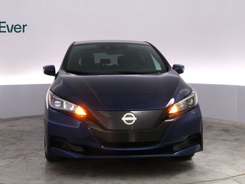 Used 2025 Nissan Leaf S image 12