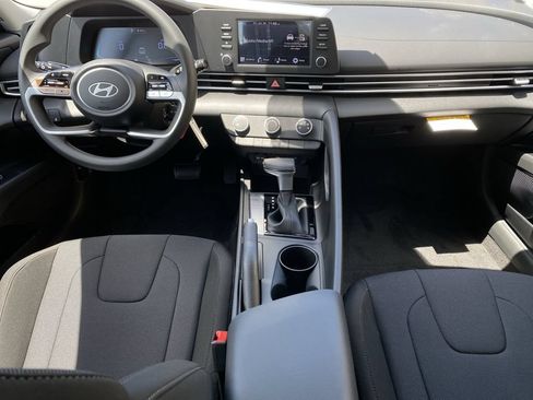 New 2026 Hyundai Elantra SE FWD image 15