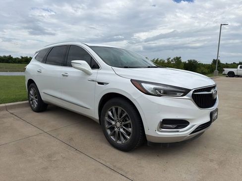 Used 2021 Buick Enclave Essence w/ Sound and Sites Package FWD image 6